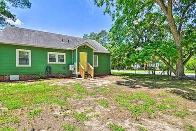 Fayetteville Apartment w/ Yard: Pets Welcome!