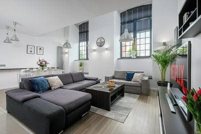 Lumina luxury 2-level apart with parking