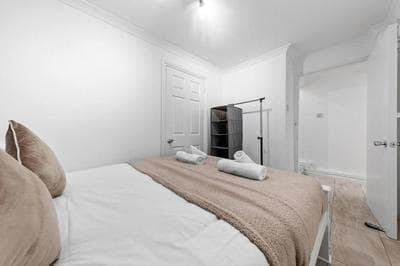 Serviced Flat Near Hyde Park Marble Arch W2 London