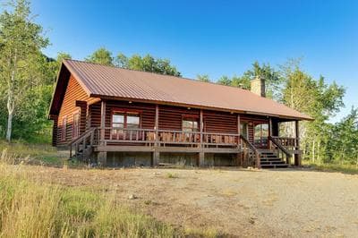 Picturesque Island Park Escape w/ Fire Pit!