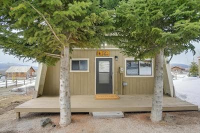 Island Park Cabin w/ Deck ~ 22 Mi to Yellowstone!