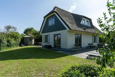 Atmospheric Detached Villa Near Beach