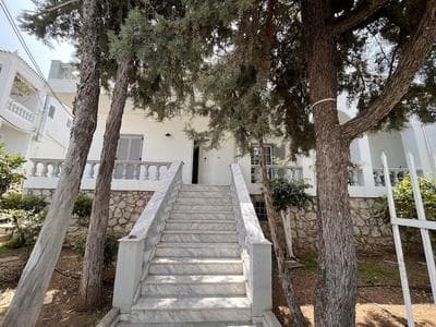The Elegant Summer House