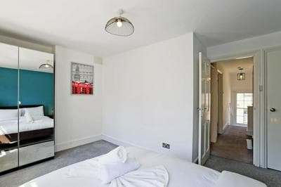 Imperial Horseferry Road Apartment