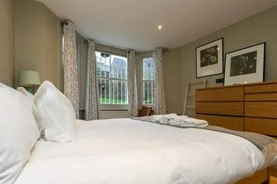 Snug 2BD Flat in Ladbroke Grove