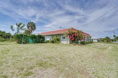 Port Charlotte Retreat w/ Lanai + Private Pool!