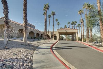 Pet-friendly Palm Desert Gem on Golf Course!