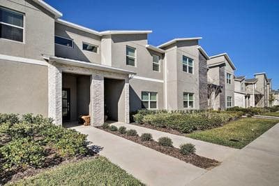 Disney-area Townhome w/ Lanai & Resort Amenities!