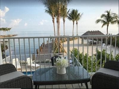 7 Waterfront 4bed 3bath Pool Home