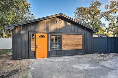 Cozy Brandon Guest Studio w/ Pool & Hot Tub!