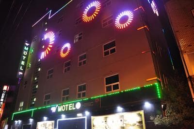 W Motel