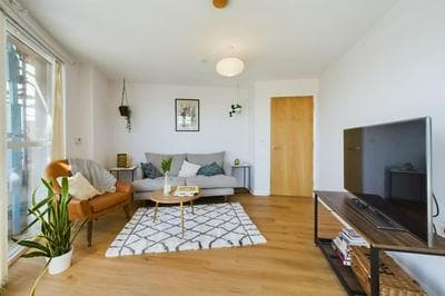 The Queensland Sanctuary - Trendy 2bdr Flat With Terrace