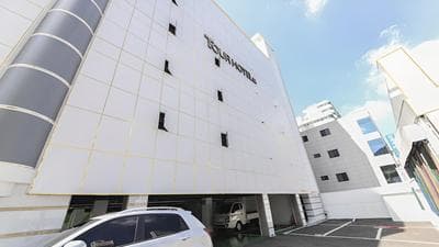 Tour Hotel