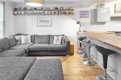 Host Stay Cobb Court