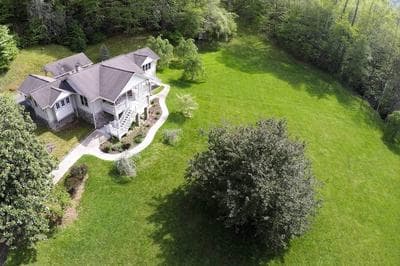 Settlers Mountain Retreat: On-site Hikes & Views!