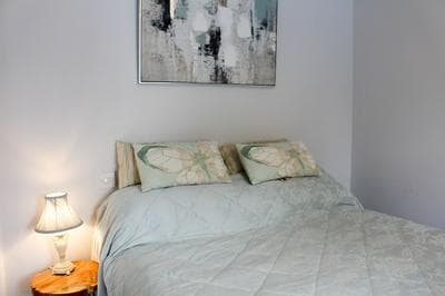 Perrys Impeccable 1-bed Apartment in Poole