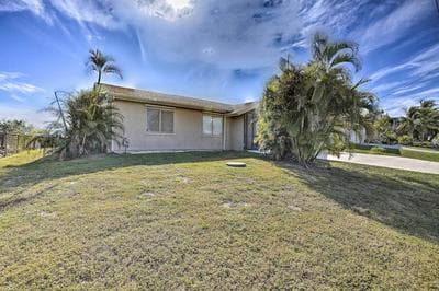 Canalfront Port Charlotte Getaway w/ Boat Dock!