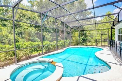Garden View 6BR Escape With Pool, Hot Tub & Games