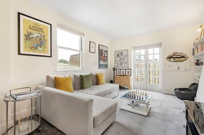 Elegant 1BR Apartment in Kensington With Balcony