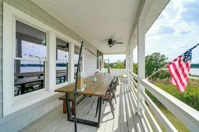 Hot Tub & Bay Views: Kill Devil Hills Haven!