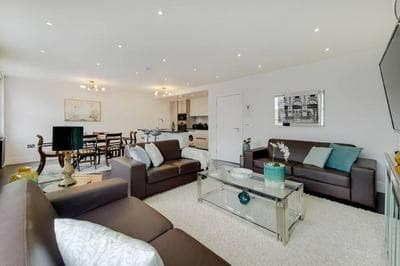 Lovely 2 Bedroom Apartment w AC off Baker Street
