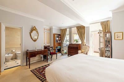 Elegant Two-bedroom Flat in Evelyn Gardens
