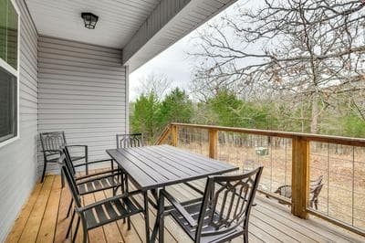 Table Rock Lake Retreat: Walk to Shore!