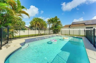 Disney-themed Home: Swim, BBQ & Explore Kissimmee!