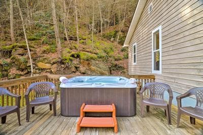 Idyllic Creekside Bryson City Gem w/ Hot Tub!