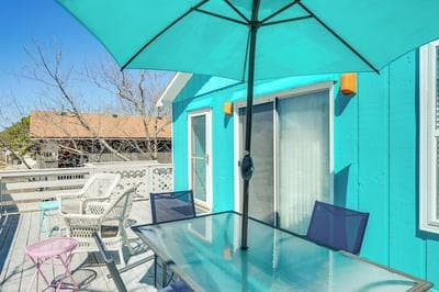 1 Mi to Avalon Pier: Charming Coastal Cottage!