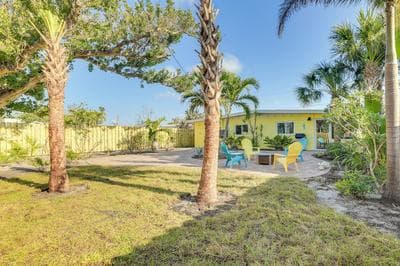 Walk to Beach: Pet-friendly Oasis on Manasota Key!