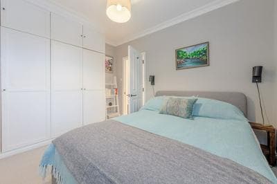 Stunning 2 Bedroom Flat With a Garden in Barnes
