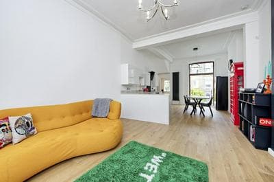 Beautiful Battersea Garden Flat by Underthedoormat