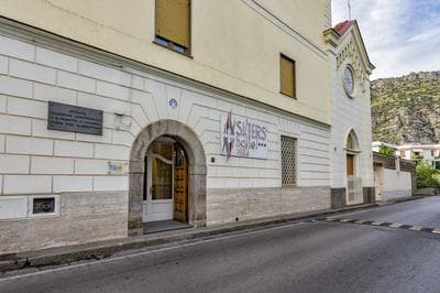 Sisters Hostel