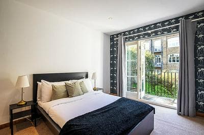 Sleek and Contemporary House in Battersea