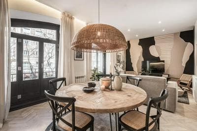 Baza - 3 Bedrooms and Office in Trafalgar