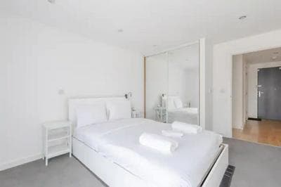 Vibrant 1BD Flat w/ Private Balcony, Camberwell!