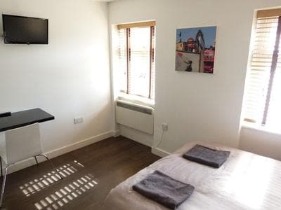 SS Property Hub - City of London Studio Apartment 12
