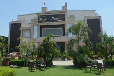 Hotel Riya Palace By Amazone Holidays