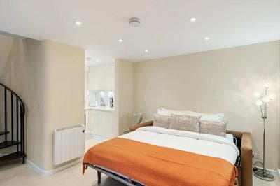 Bright 1 Bedroom House near Edgware Road