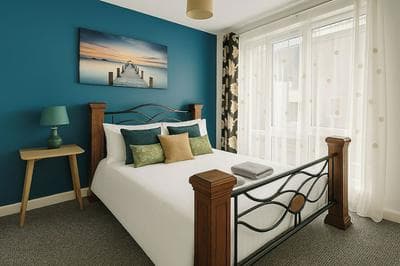 London Bow Apartment - Spacious 4 Bedrooms