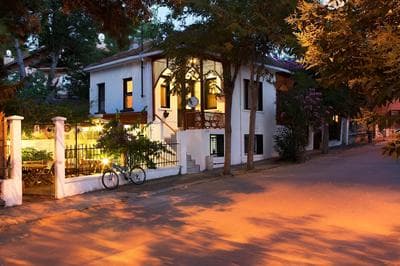 Orhan Kutbay'in Evi Turyolu Cafe Pansiyon