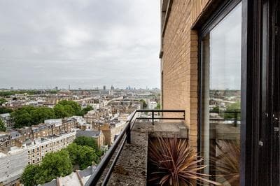Stunning 2 bed Penthouse apartment