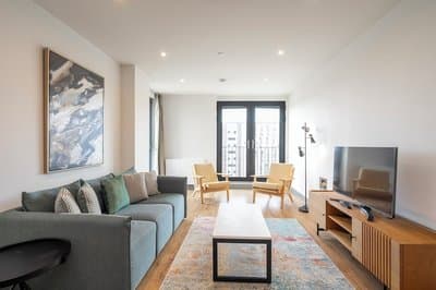Urban Vista Rooftop Living