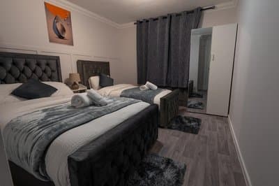 Charming 2 Bedroom Luxurious Home in Thamesmead South East London