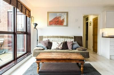 Luxury Islington Apartment with Balcony 