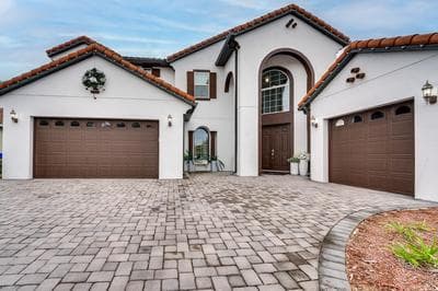 Chic Kissimmee Studio: Shared Patio, Pool, & Yard!