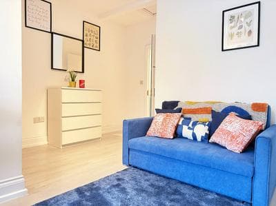 25min to Central - Zone 2 - Free Parking - Sleep 6