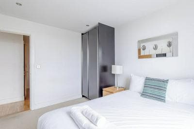 Sleek & Sunny 1BD Flat Near Greenwhich - Deptford!