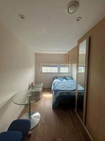 Modern 1BD Flat - 5 min Walk to Battersea Park!